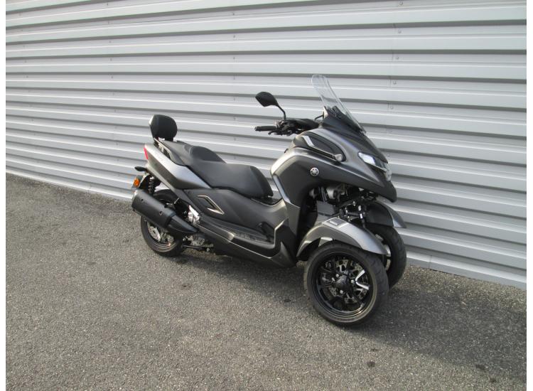 YAMAHA TRICITY 300
