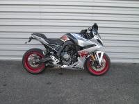 SUZUKI GSX-8R