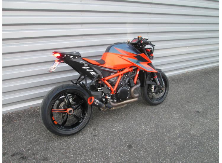 KTM 1290 SUPER DUKE R