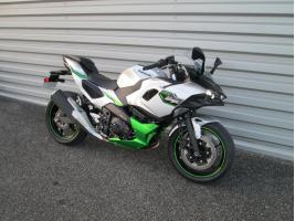 KAWASAKI Ninja 7 Hybrid